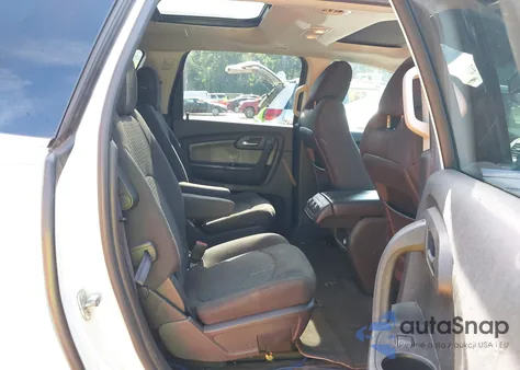 2011 Chevrolet Traverse 1Lt z USA, uszkodzony, nr VIN 1GNKRGED8BJ393561